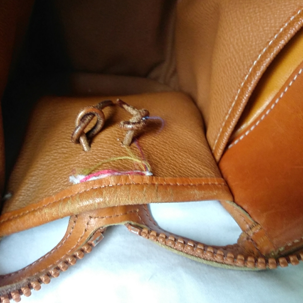 Dooney & Bourke AWL Tan Satchel Purse - Vintage - Picture 8 of 11